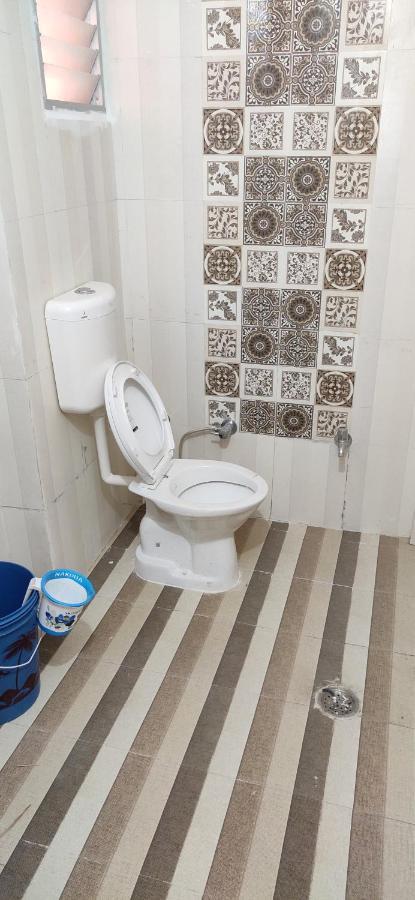 Untrained & Unplanned Apartment Jabalpur Exterior photo