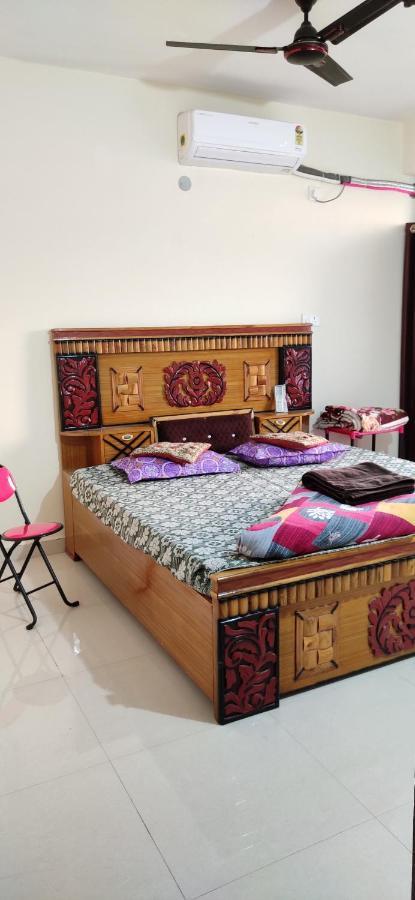 Untrained & Unplanned Apartment Jabalpur Exterior photo