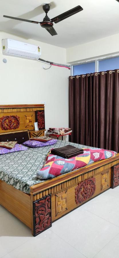 Untrained & Unplanned Apartment Jabalpur Exterior photo